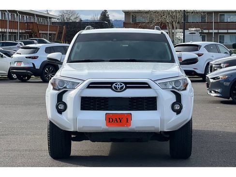 Used 2021 Toyota 4Runner SR5 image 11