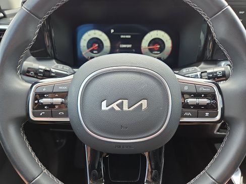 Used 2023 Kia Sorento SX AWD/4WD image 24