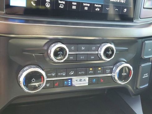 Used 2023 Ford F250 Lariat w/ Lariat Ultimate Package AWD/4WD image 18