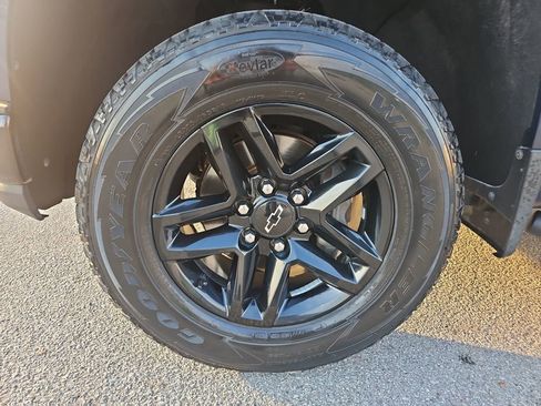 Used 2019 Chevrolet Silverado 1500 Custom Trail Boss w/ Custom Convenience Package image 13