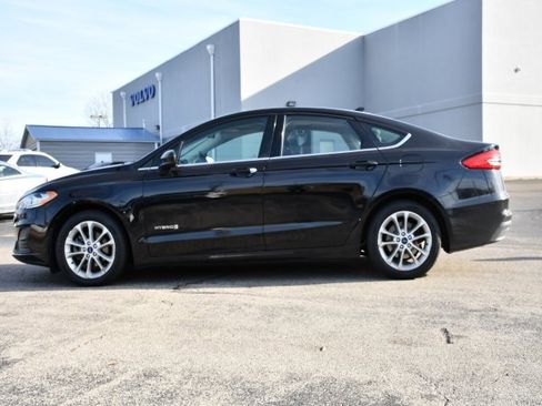 Used 2019 Ford Fusion SE image 4