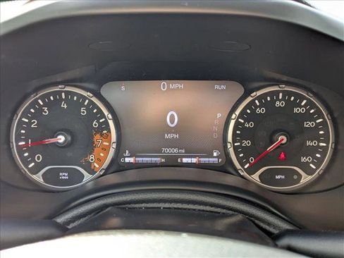 Used 2018 Jeep Renegade Latitude w/ UConnect 8.4 Nav Group image 14