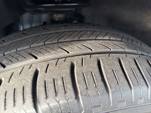 Used 2022 Ford Explorer XLT w/ Equipment Group 202A image 26