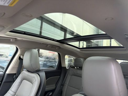 New 2026 Lincoln Corsair Premiere image 11