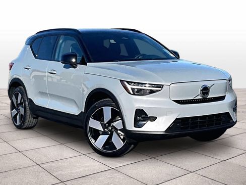 Used 2024 Volvo XC40 Recharge Plus w/ Protection Package Premier image 2