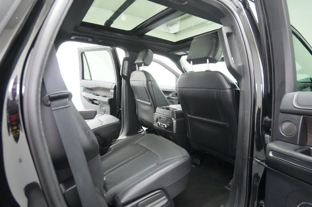Used 2020 Ford Expedition Limited w/ Equipment Group 302A AWD/4WD image 35