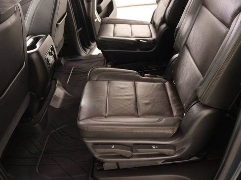 Used 2021 Chevrolet Suburban High Country AWD/4WD image 13