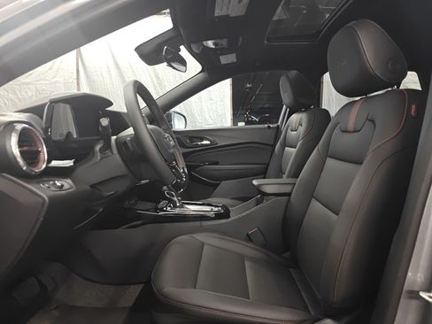 Certified 2026 Chevrolet Trax RS w/ Sunroof Package FWD image 5