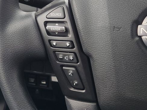 Used 2024 Nissan Frontier SV image 27