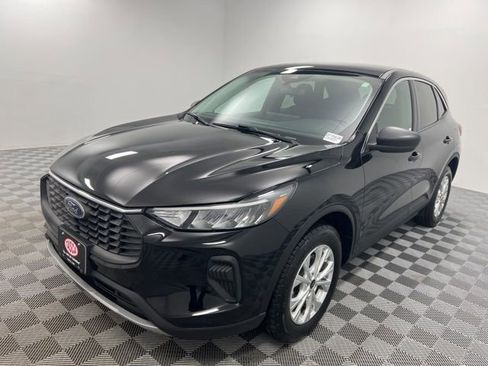 Used 2023 Ford Escape Active w/ Tech Pack #1 image 2