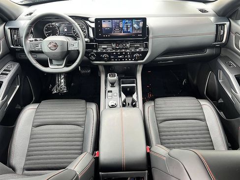 Used 2026 Nissan Pathfinder Rock Creek w/ Rock Creek Premium Package AWD/4WD image 18
