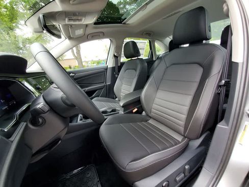 Used 2024 Volkswagen Jetta SE FWD image 20