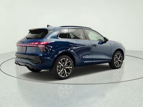 New 2026 Audi Q3 quattro 2.0T AWD/4WD image 5
