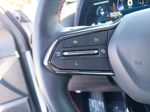 Used 2025 Chevrolet Equinox RS w/ Safety and Technology Package image 22