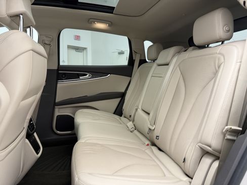 Used 2019 Lincoln Nautilus Reserve FWD image 26
