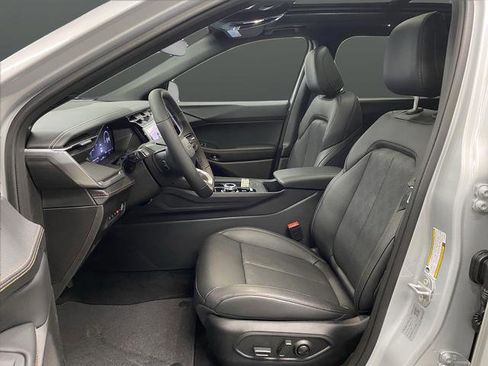 New 2026 Jeep Cherokee Overland w/ Trailer Tow Group image 4