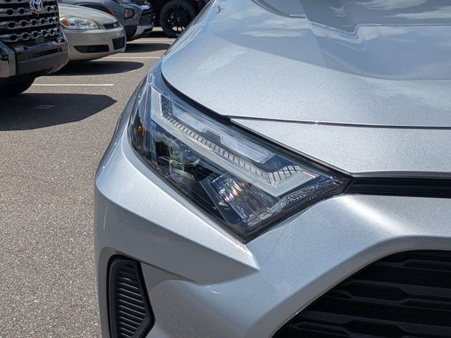 Used 2025 Toyota RAV4 XLE FWD image 9