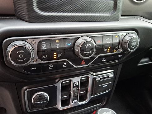 Used 2023 Jeep Wrangler Unlimited Sport AWD/4WD image 16