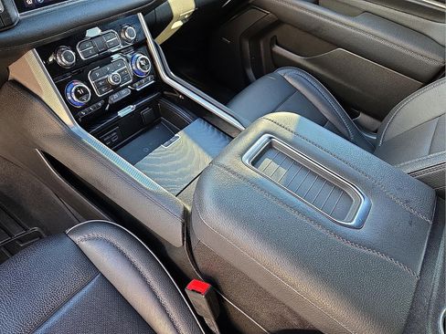 Used 2021 GMC Yukon Denali image 25