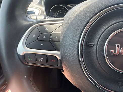 Used 2019 Jeep Compass Latitude FWD image 19