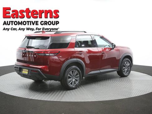 Used 2025 Nissan Pathfinder SV FWD image 41