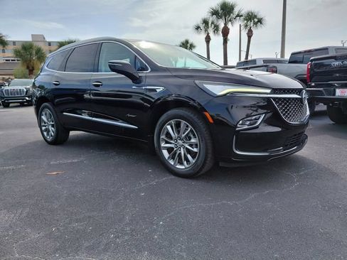 Used 2023 Buick Enclave Avenir w/ Avenir Technology Package FWD image 2