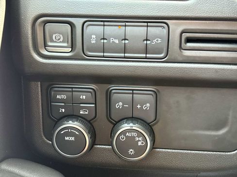 Used 2021 Chevrolet Tahoe RST AWD/4WD image 35