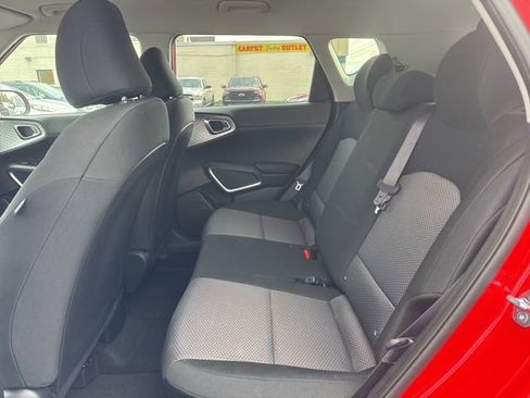 Used 2025 Kia Soul LX w/ LX Technology Package image 18