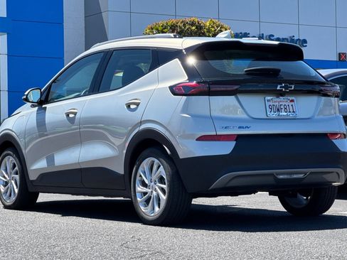 Used 2023 Chevrolet Bolt EUV LT w/ Driver Confidence Package FWD image 7