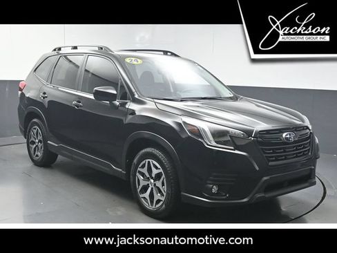 Used 2024 Subaru Forester Premium AWD/4WD image 1
