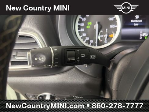 Used 2018 INFINITI QX30 Premium w/ Navigation Package image 21