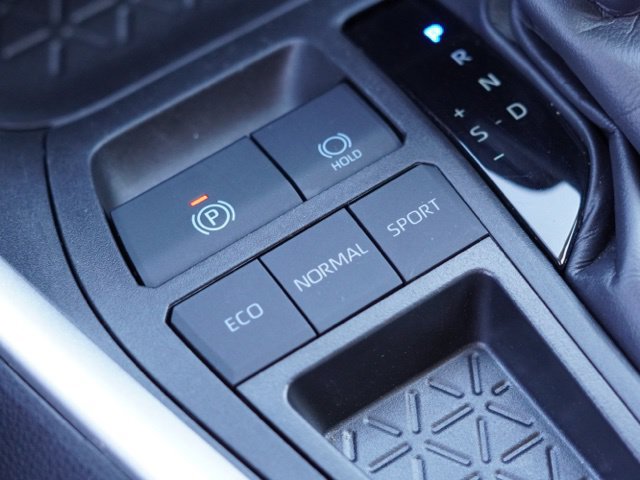 Certified 2024 Toyota RAV4 XLE FWD image 34