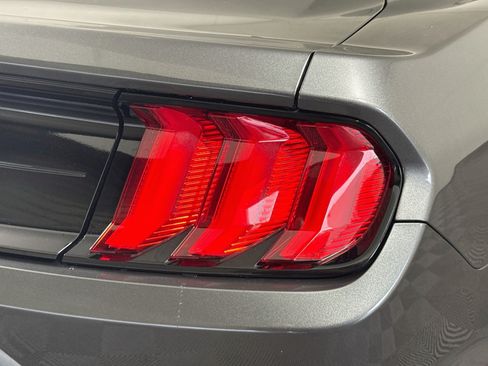 Used 2020 Ford Mustang Coupe RWD image 32