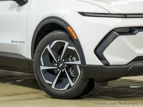 New 2026 Chevrolet Equinox EV LT image 4