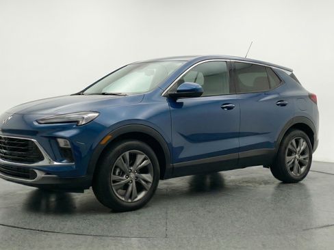 Used 2025 Buick Encore GX Preferred image 3