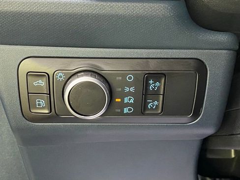 New 2025 Ford Maverick XL image 21