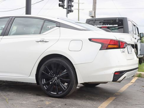 Used 2019 Nissan Altima 2.5 Platinum AWD/4WD image 12
