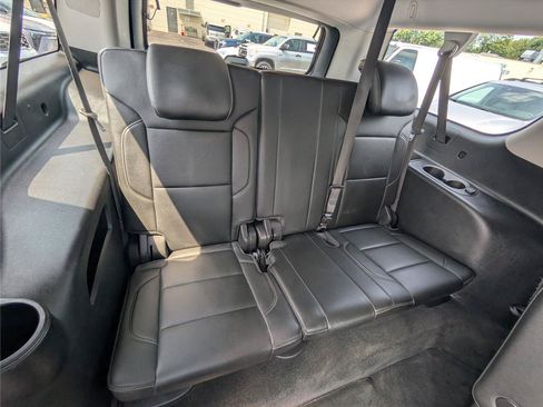 Used 2018 Chevrolet Suburban LT AWD/4WD image 13