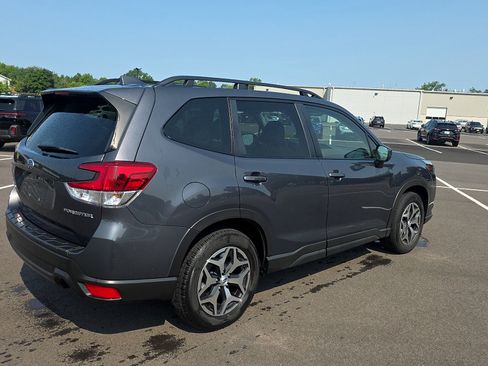 Used 2023 Subaru Forester Premium AWD/4WD image 4