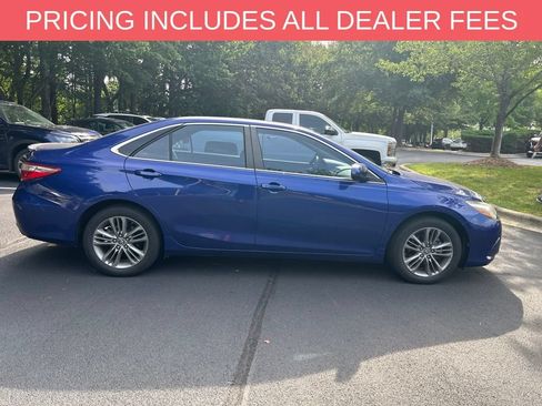 Used 2015 Toyota Camry SE FWD image 9