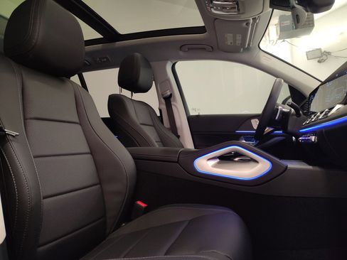 New 2026 Mercedes-Benz GLS 450 4MATIC image 31