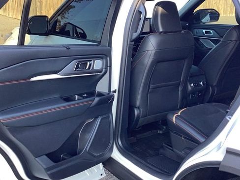 Used 2025 Ford Explorer ST image 14