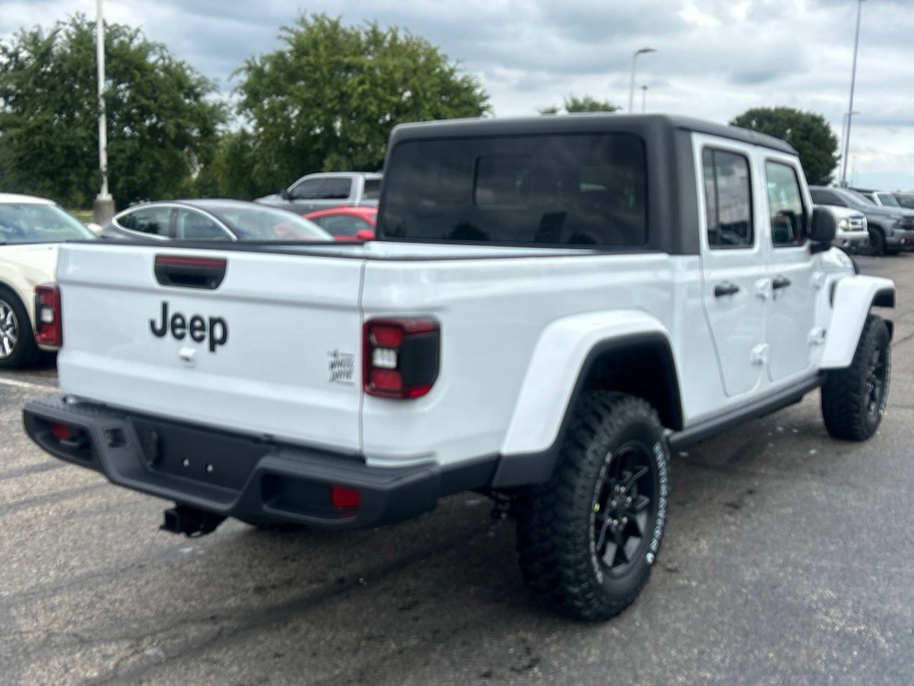 New 2027 Jeep Gladiator Sport AWD/4WD image 3