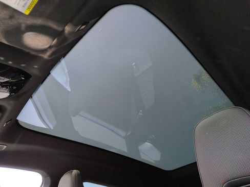 Used 2025 BMW iX M60 image 28