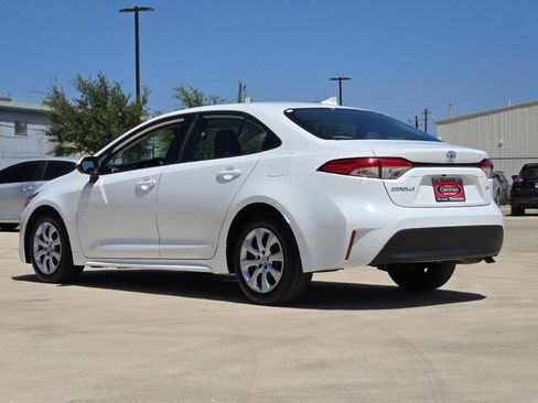 Certified 2023 Toyota Corolla LE FWD image 3