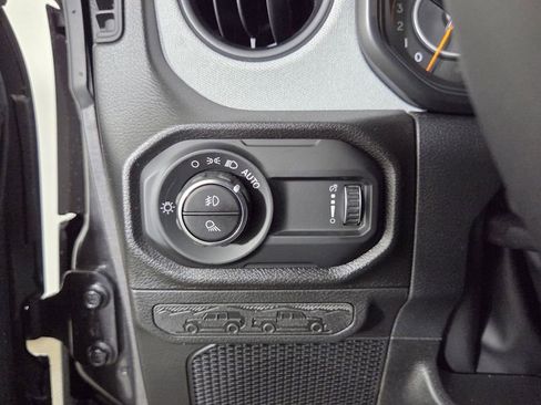 New 2026 Jeep Gladiator Sport AWD/4WD image 15