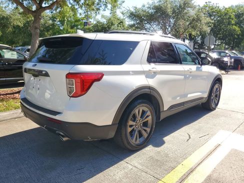 Used 2021 Ford Explorer XLT w/ Equipment Group 202A RWD image 6