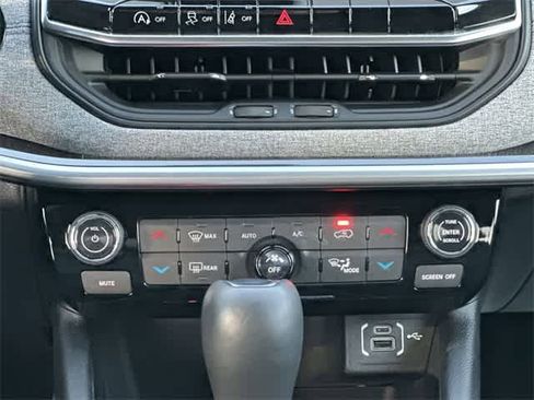 Used 2022 Jeep Compass Latitude w/ Convenience Group image 15