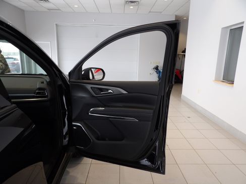 Used 2024 Chevrolet Traverse LT w/ Enhanced Driving Package image 26