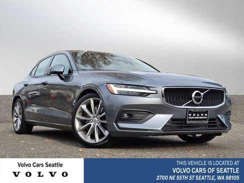 Certified 2021 Volvo S60 T6 Momentum w/ Premium Package image 1